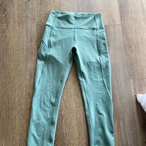 Lululemon Cropped Leggings